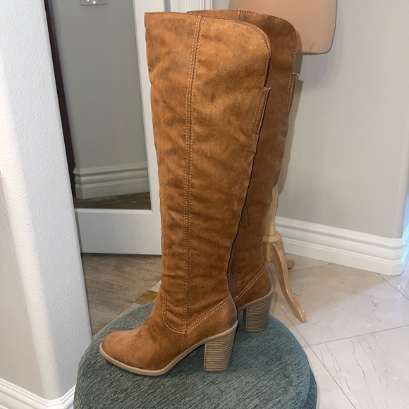 DV by Dolce Vita Shoes - Dolce Vita Faux Suede Over the Knee Boot size 9